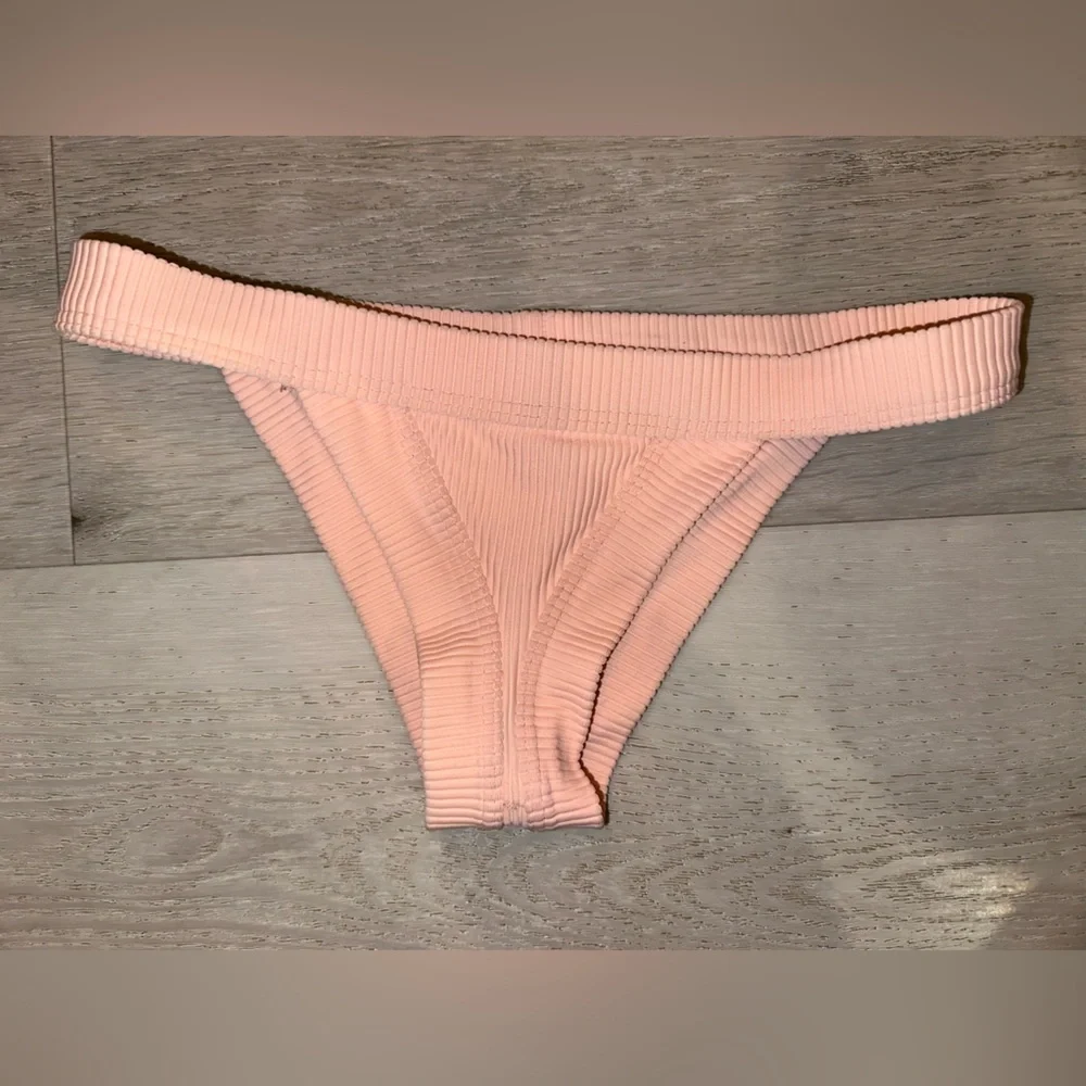 Frankie’s bikinis Ribbed Pastel Peach Cole Top and Bottoms size xs